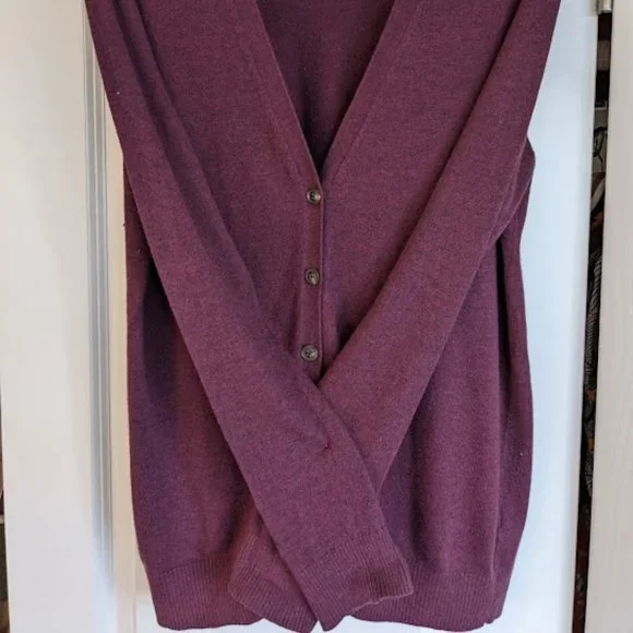 Gap Wine Colored V-Neck Cardigan - Picture 4 of 4